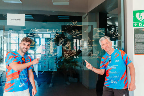 Solidarietà e sport: la t-shirt di X3 Por Tres battuta all’asta per 2.500 euro a favore dell’associazione Nuovi Orizzonti
