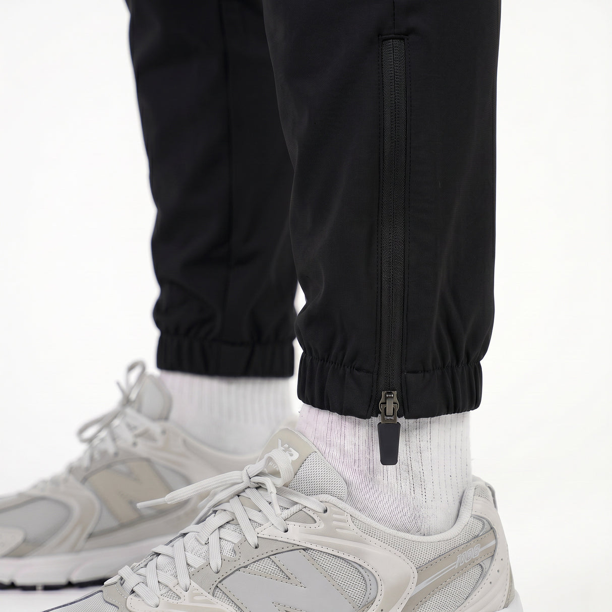 GEORGIA Nero- Pantalone in nylon con zip alle caviglie- mid season