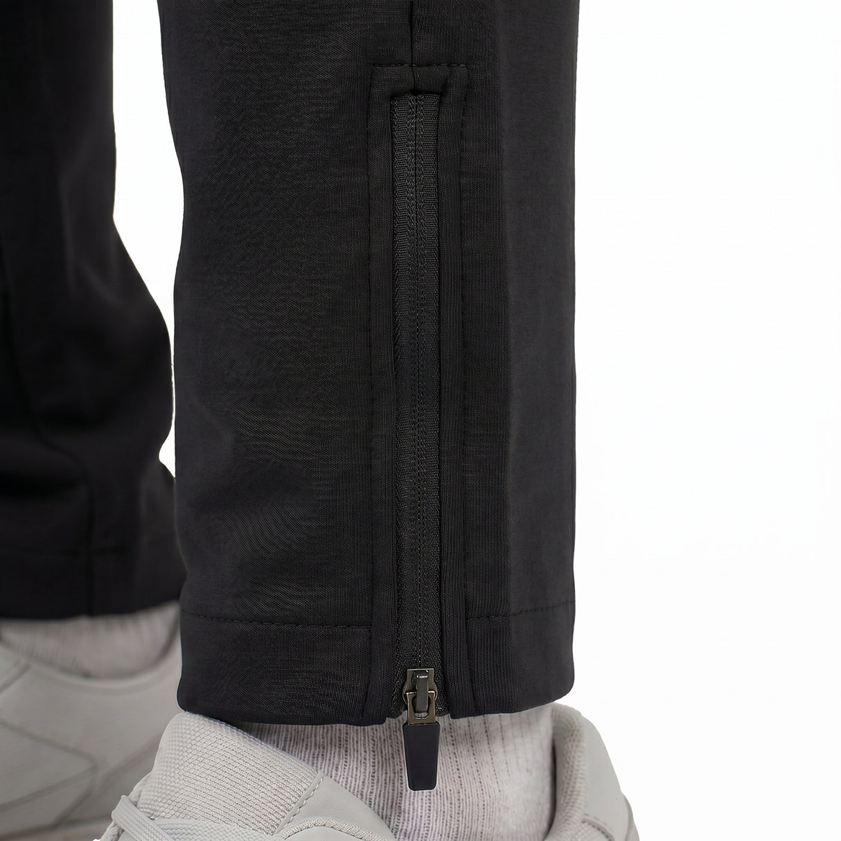 OHIO Nero- Pantalone in cotone tecnico con zip alle caviglie